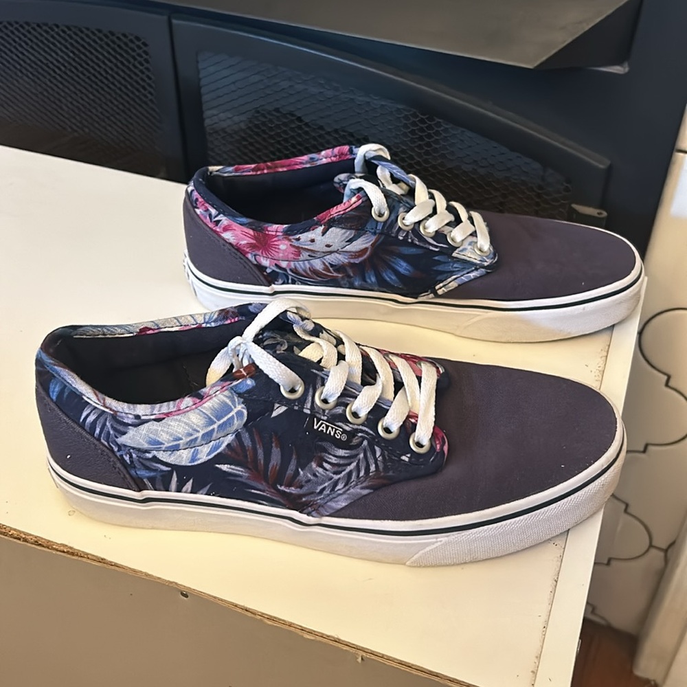 Vans padded tongue sneakers